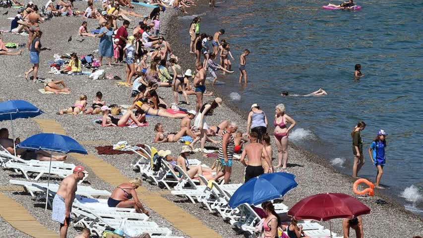 Фото - Россиян предупредили об одной опасности купания в Черном море